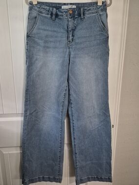 Altar’d State Mica Women’s Size 28 Light Wash Wide Leg Cropped Jeans